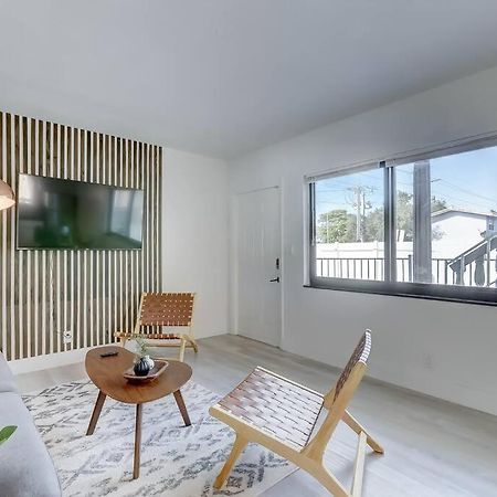 Chic Retreat: 2Br Apartment! Fort Lauderdale Bagian luar foto