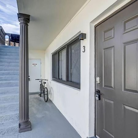 Chic Retreat: 2Br Apartment! Fort Lauderdale Bagian luar foto
