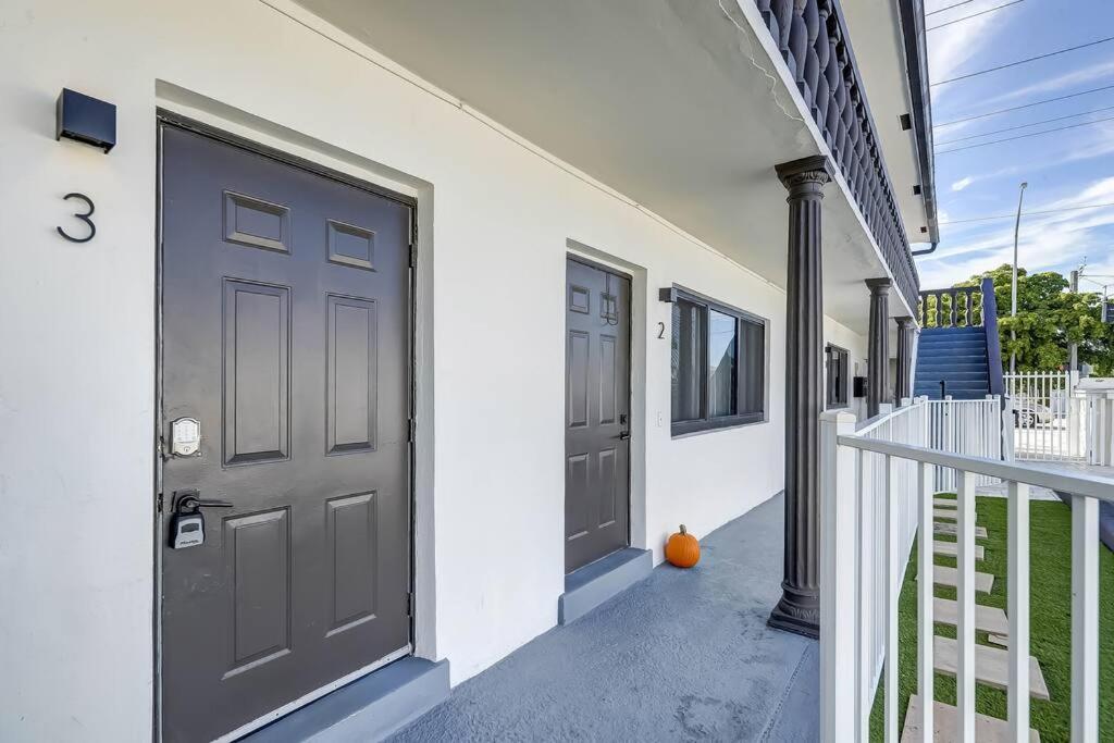 Chic Retreat: 2Br Apartment! Fort Lauderdale Bagian luar foto