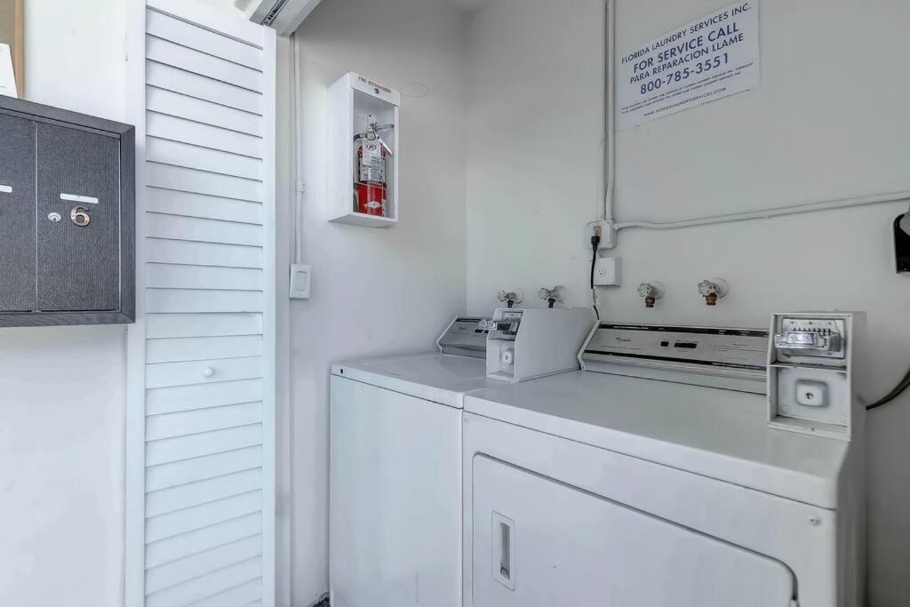 Chic Retreat: 2Br Apartment! Fort Lauderdale Bagian luar foto