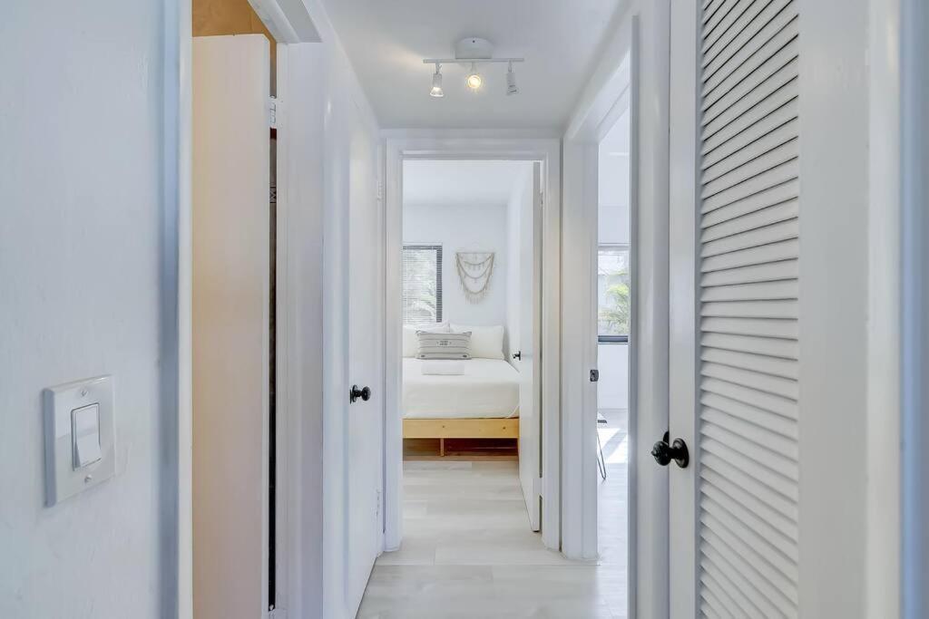 Chic Retreat: 2Br Apartment! Fort Lauderdale Bagian luar foto