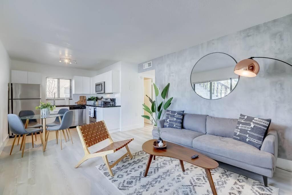 Chic Retreat: 2Br Apartment! Fort Lauderdale Bagian luar foto