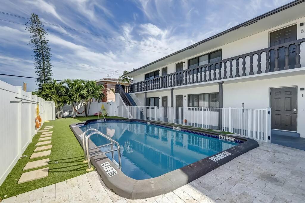 Chic Retreat: 2Br Apartment! Fort Lauderdale Bagian luar foto